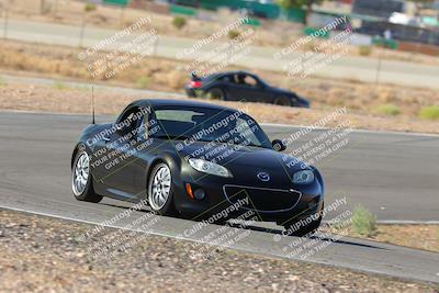 media/Oct-01-2022-Team Topak Racing (Sat) [[f860fb51be]]/2-Inter Low 2/session 1 turn 3/